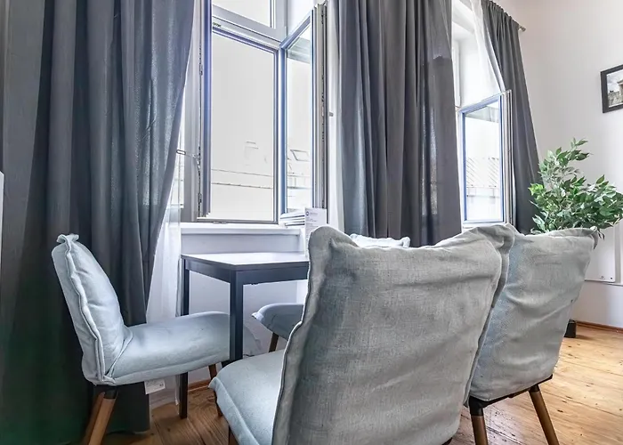 Trendy 1br Apt, With Location
