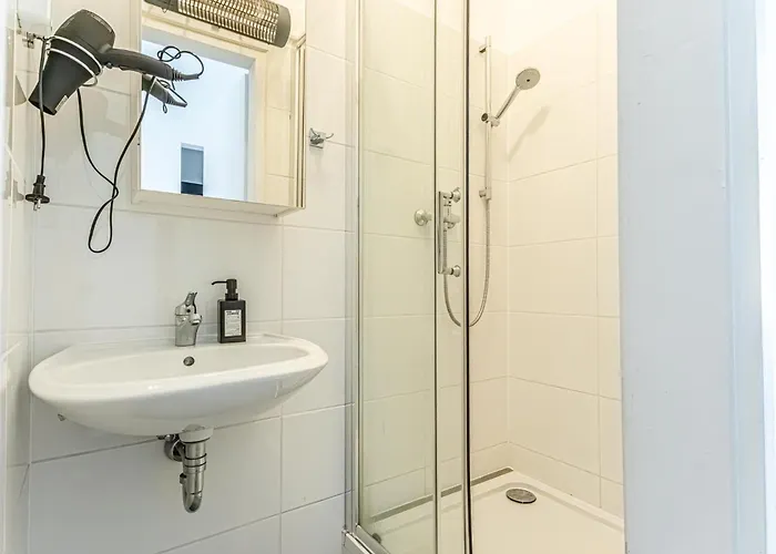 Trendy 1br Apt, With Location
