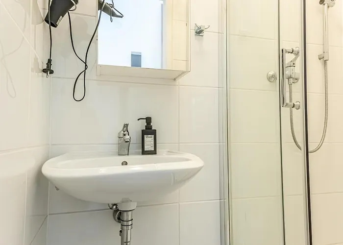 Daire Trendy 1br Apt, With Location Viyana